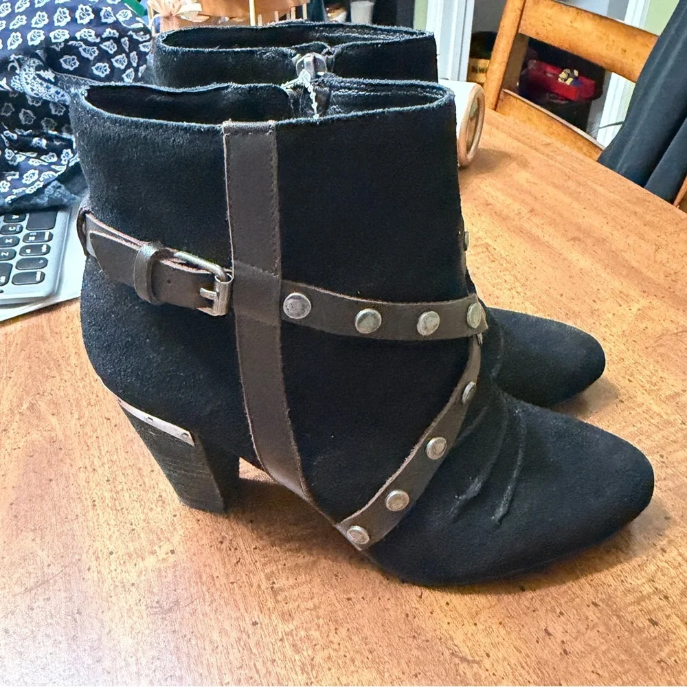 Mia‎ Limited Edition Fernandaa Black Ankle Boots with Studded Straps Leather 6.5